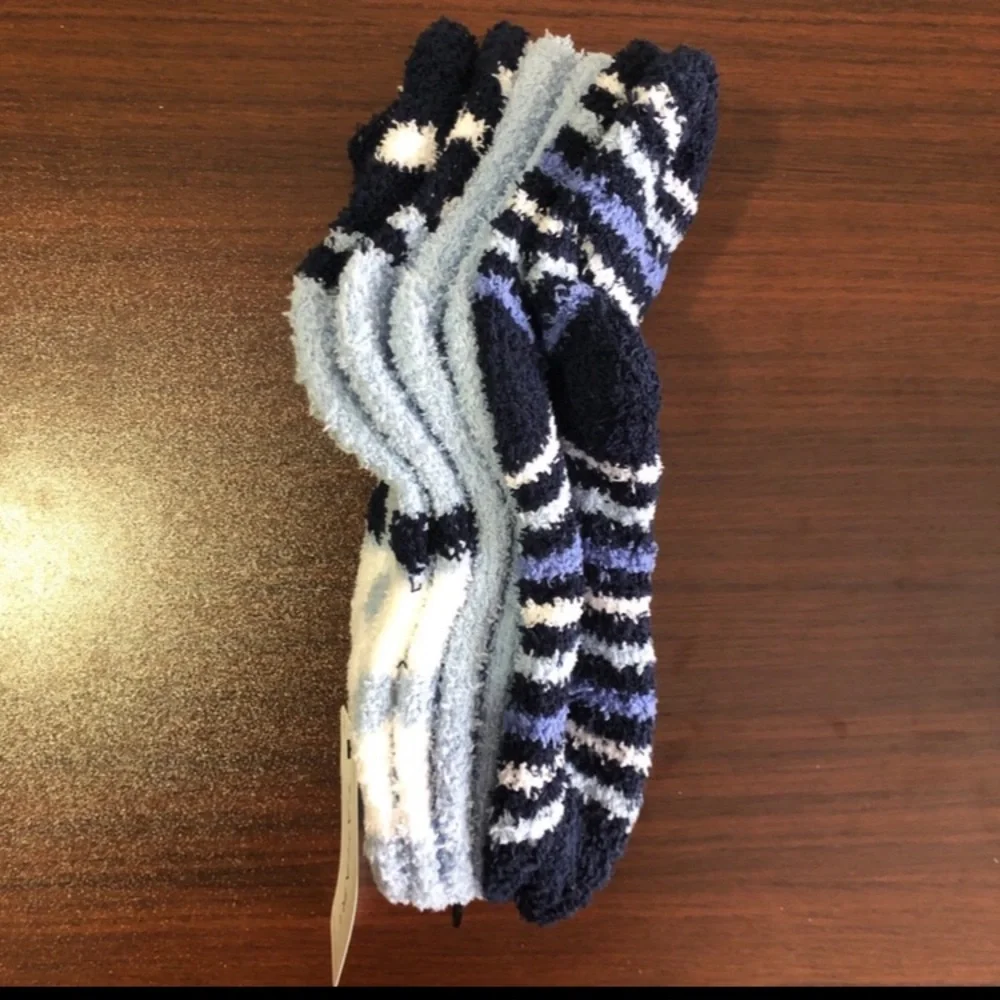 NWT Tahari Plush Socks (3 Pairs) - Picture 2 of 4